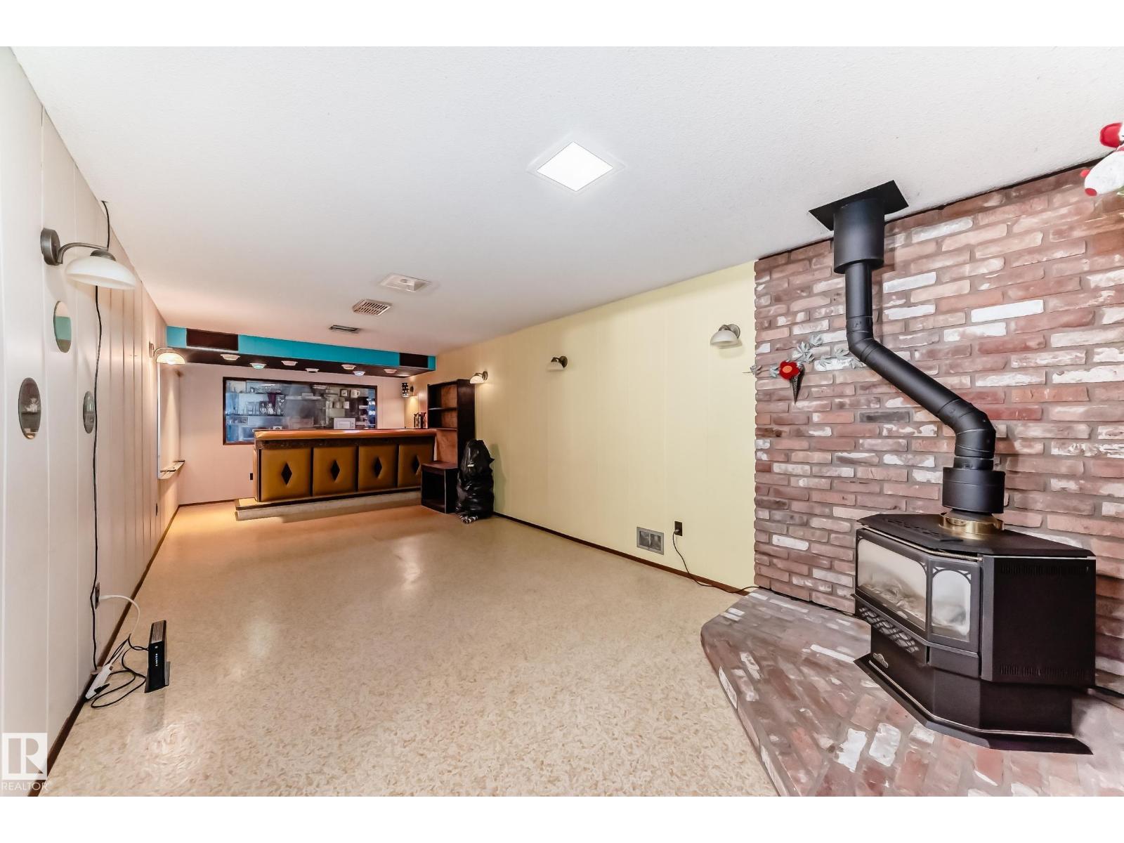 Photo 20 of 6504 109 B Av Nw Nw, Edmonton AB
