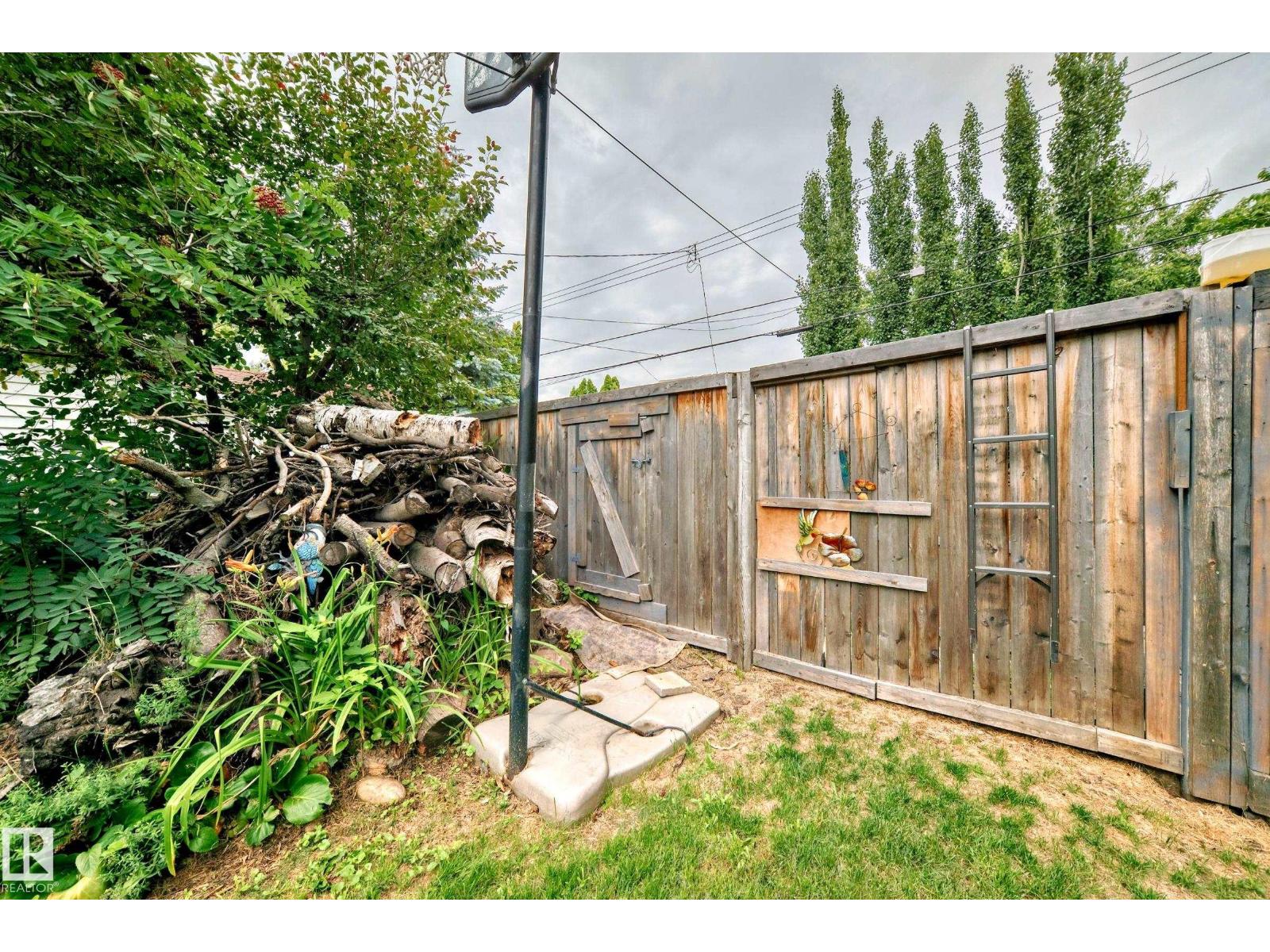 Photo 39 of 6504 109 B Av Nw Nw, Edmonton AB