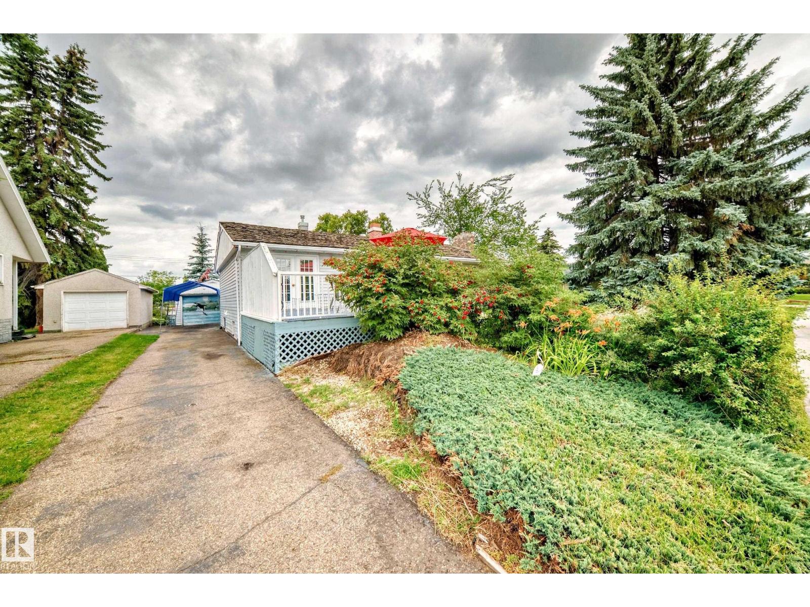 Photo 41 of 6504 109 B Av Nw Nw, Edmonton AB