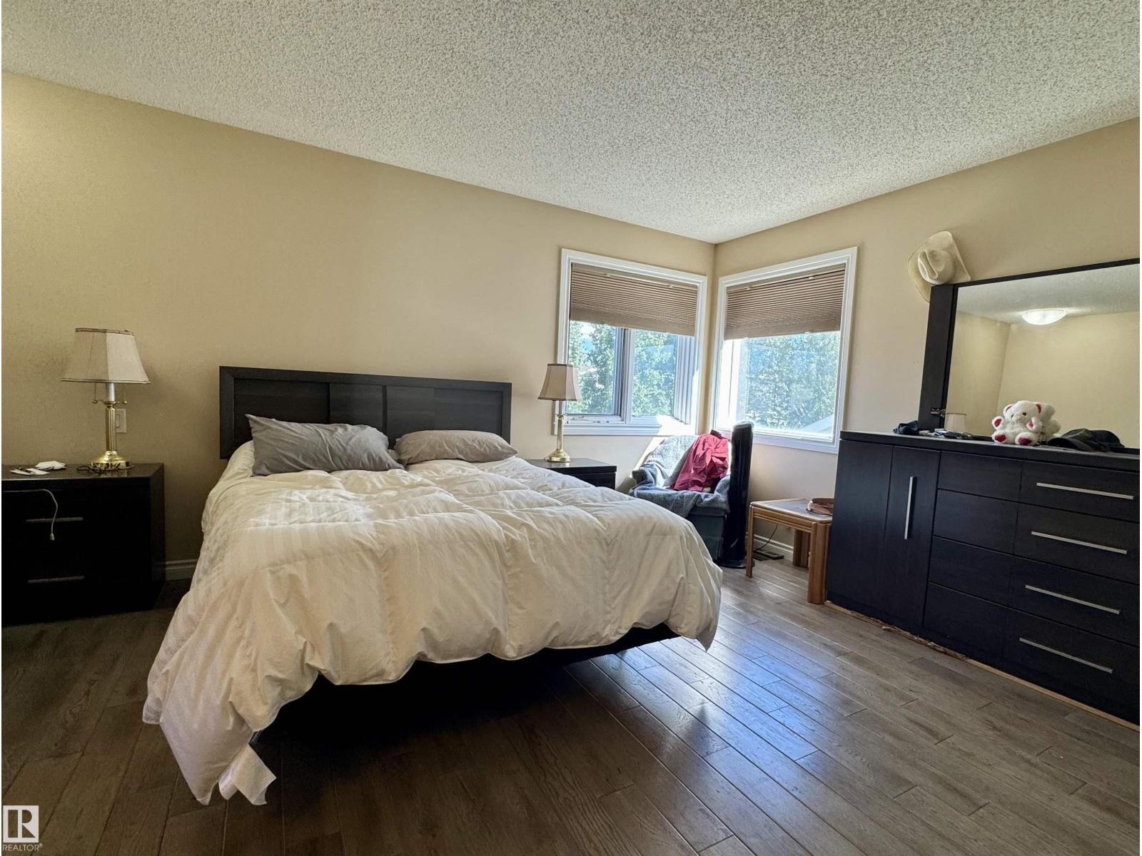 Photo 8 of 240 Waygood Rd Nw, Edmonton AB