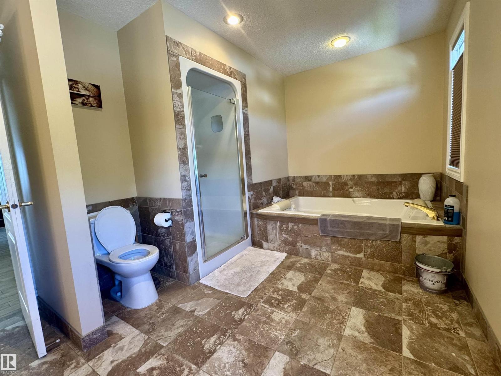 Photo 6 of 240 Waygood Rd Nw, Edmonton AB