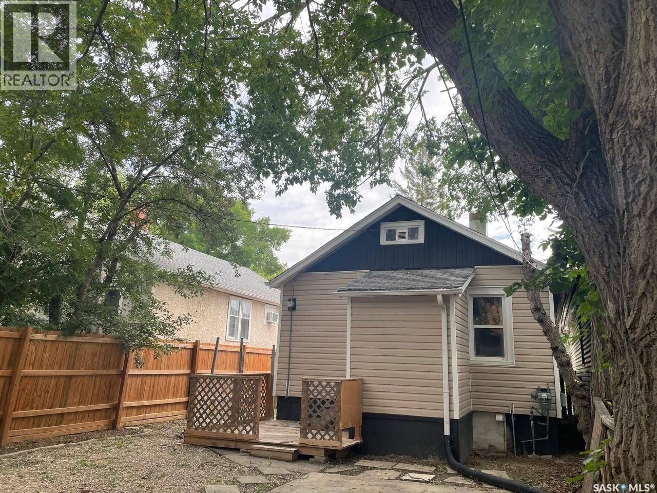 Photo 10 of 2172 Wallace Street, Regina SK