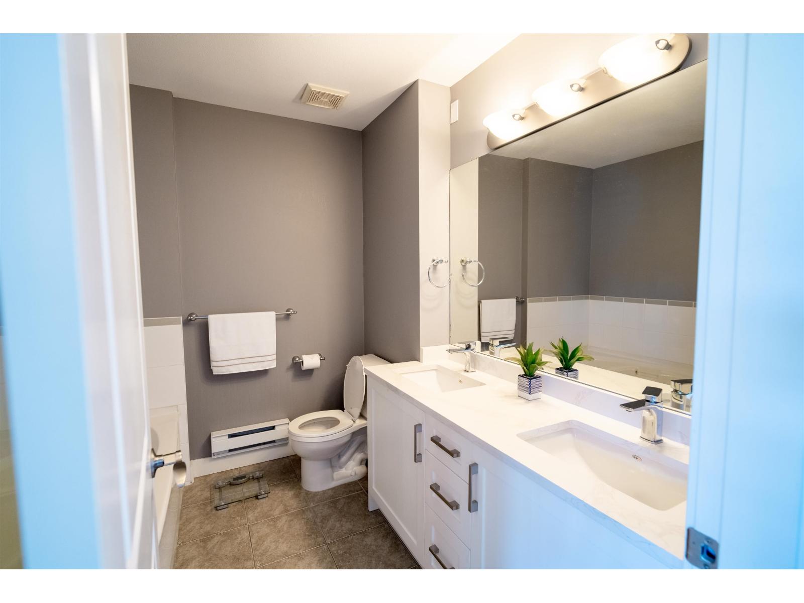 Photo 39 of 8 19932 70 Avenue, Langley BC