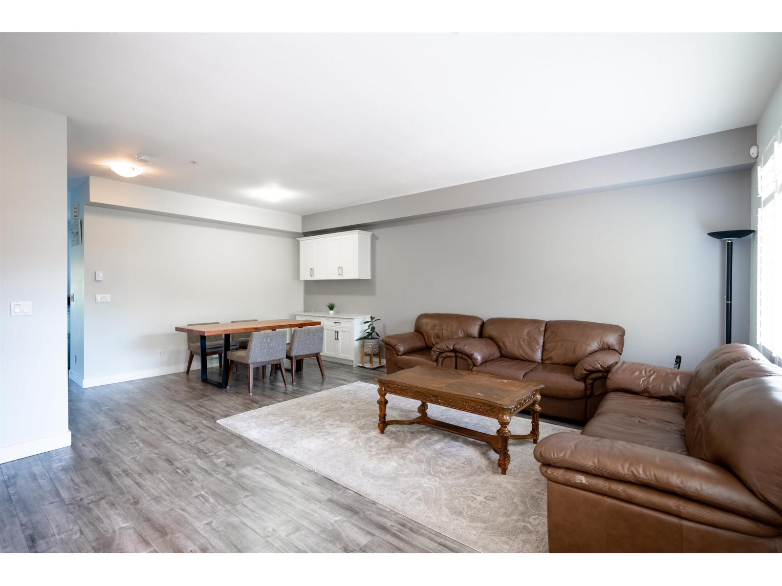 Photo 9 of 8 19932 70 Avenue, Langley BC