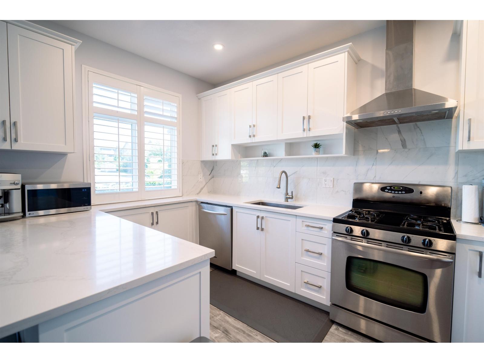 Photo 11 of 8 19932 70 Avenue, Langley BC