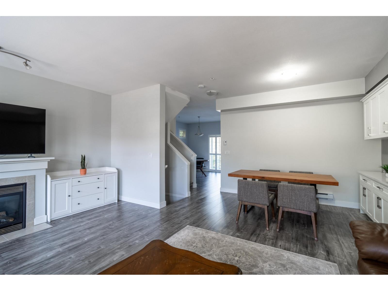 Photo 18 of 8 19932 70 Avenue, Langley BC