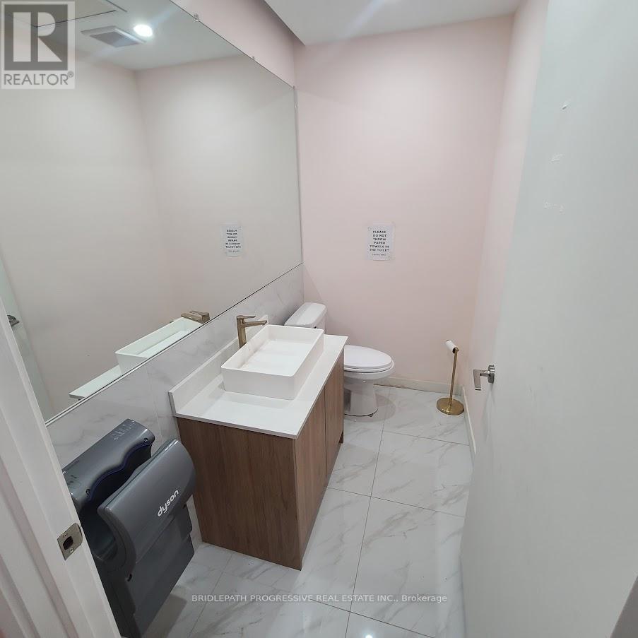 Photo 15 of 6 650 Sheppard Avenue E, Toronto ON