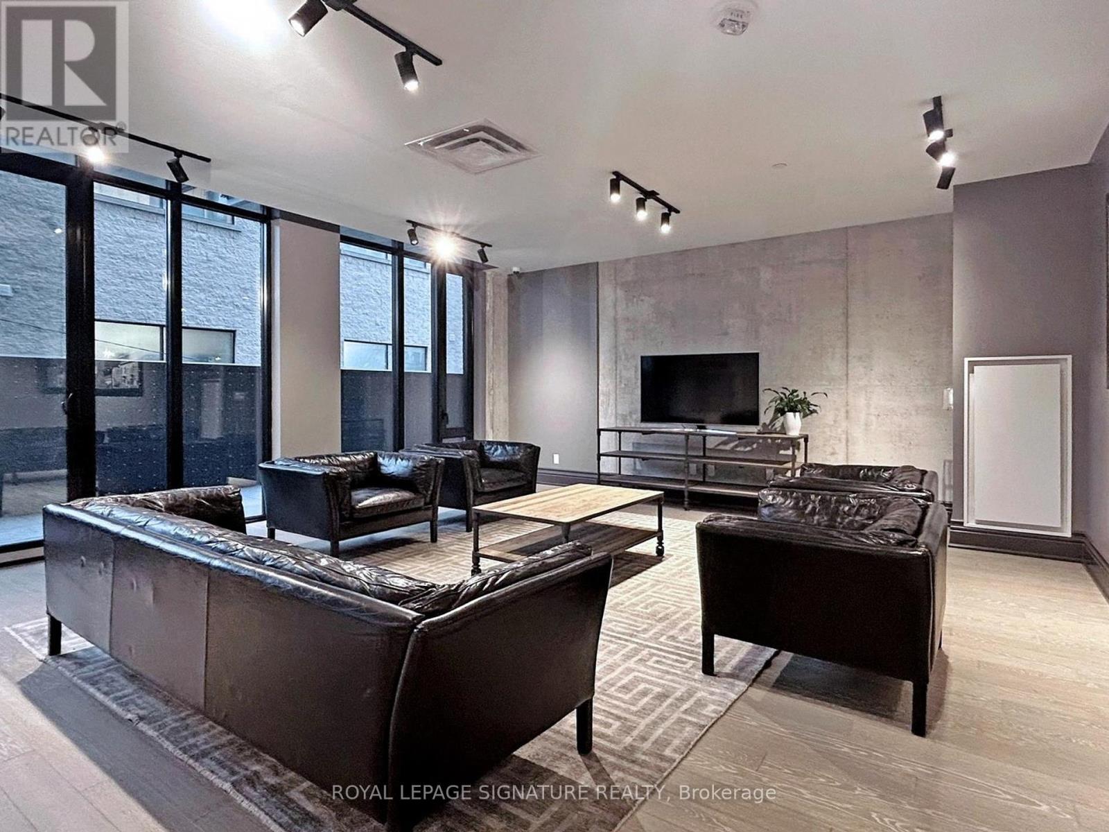 Photo 1 of 1105 608 Richmond Street W, Toronto ON