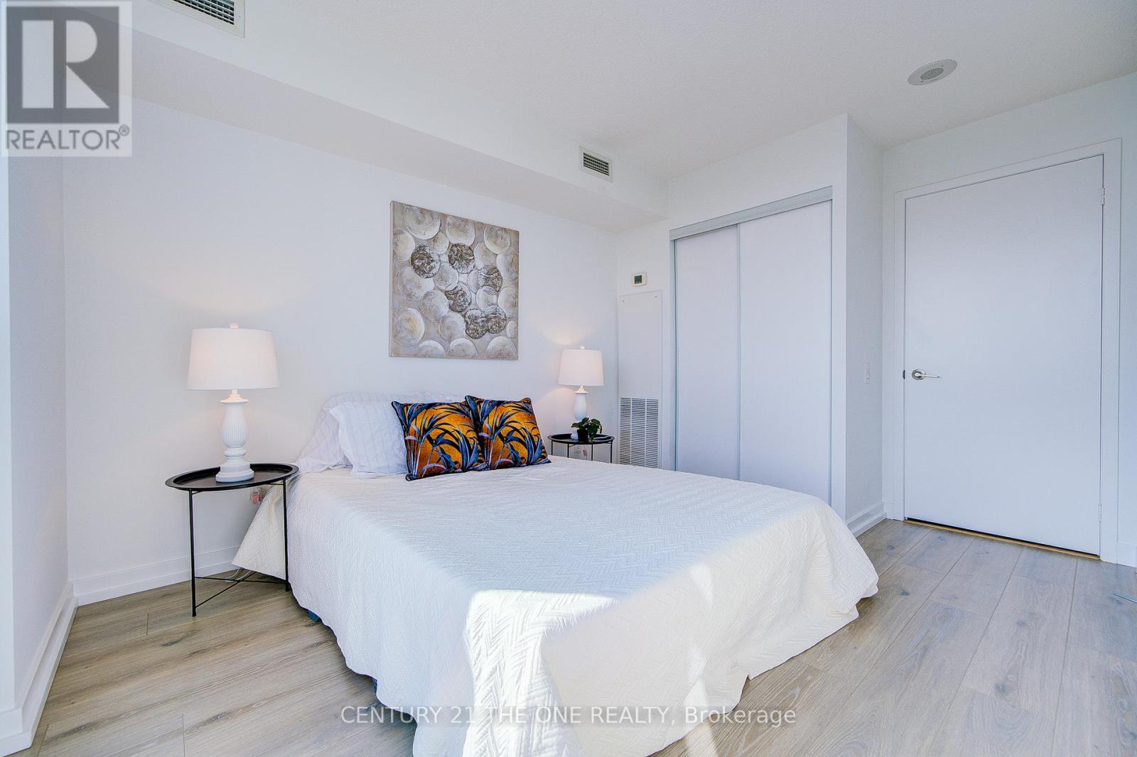 Photo 11 of 1011 29 Singer Court, Toronto ON