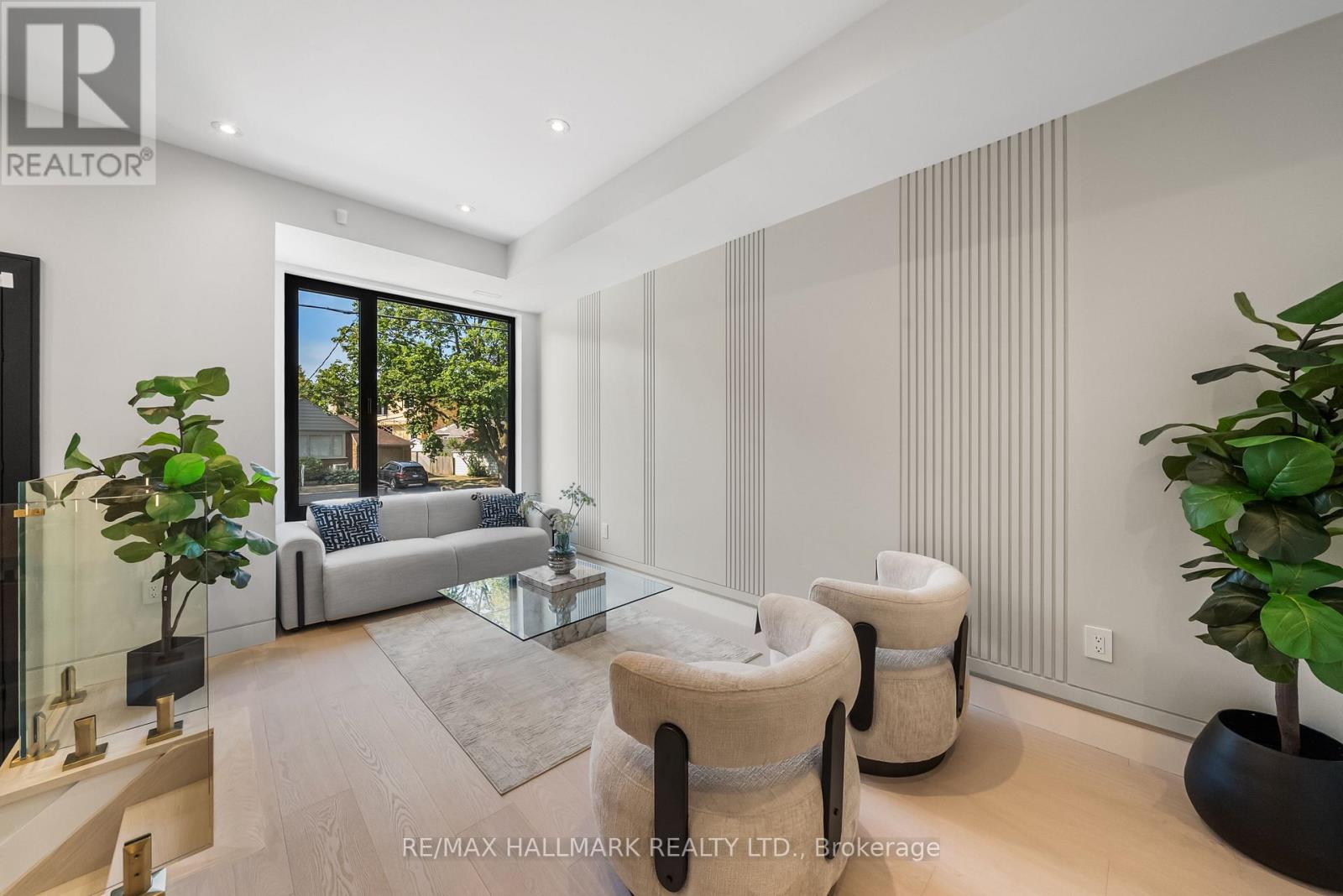 Photo 6 of 16 A Kenrae Road, Toronto ON