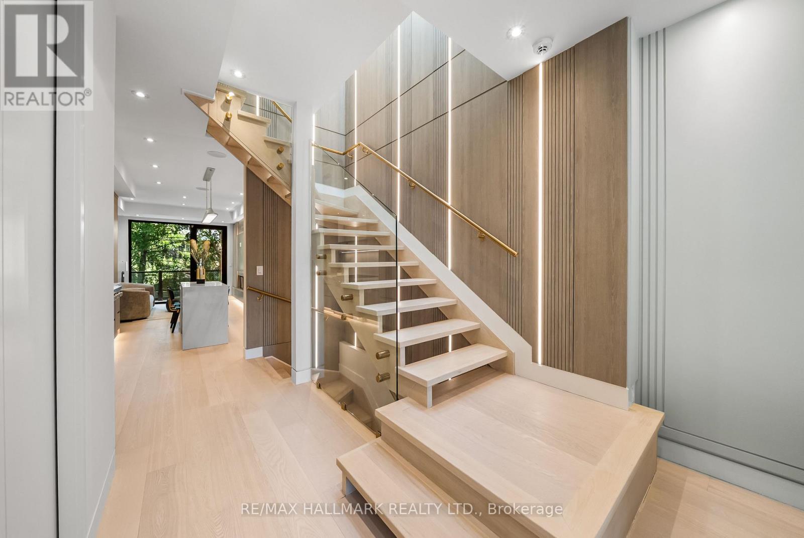 Photo 8 of 16 A Kenrae Road, Toronto ON