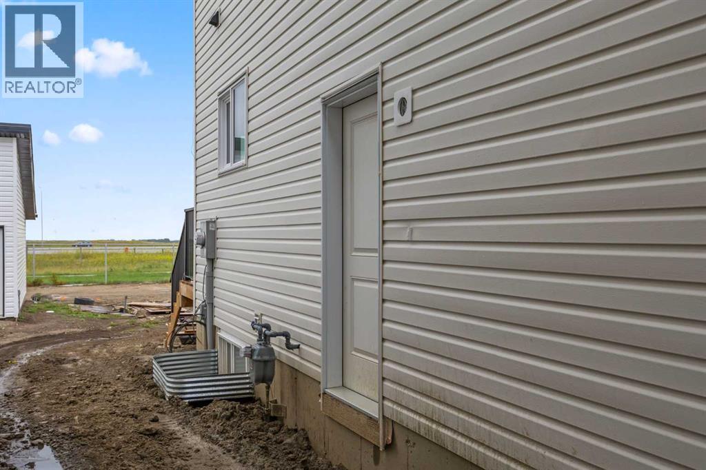 Single Family House for Sale in  Saddlelake Manor NE Saddle Ridge Calgary 