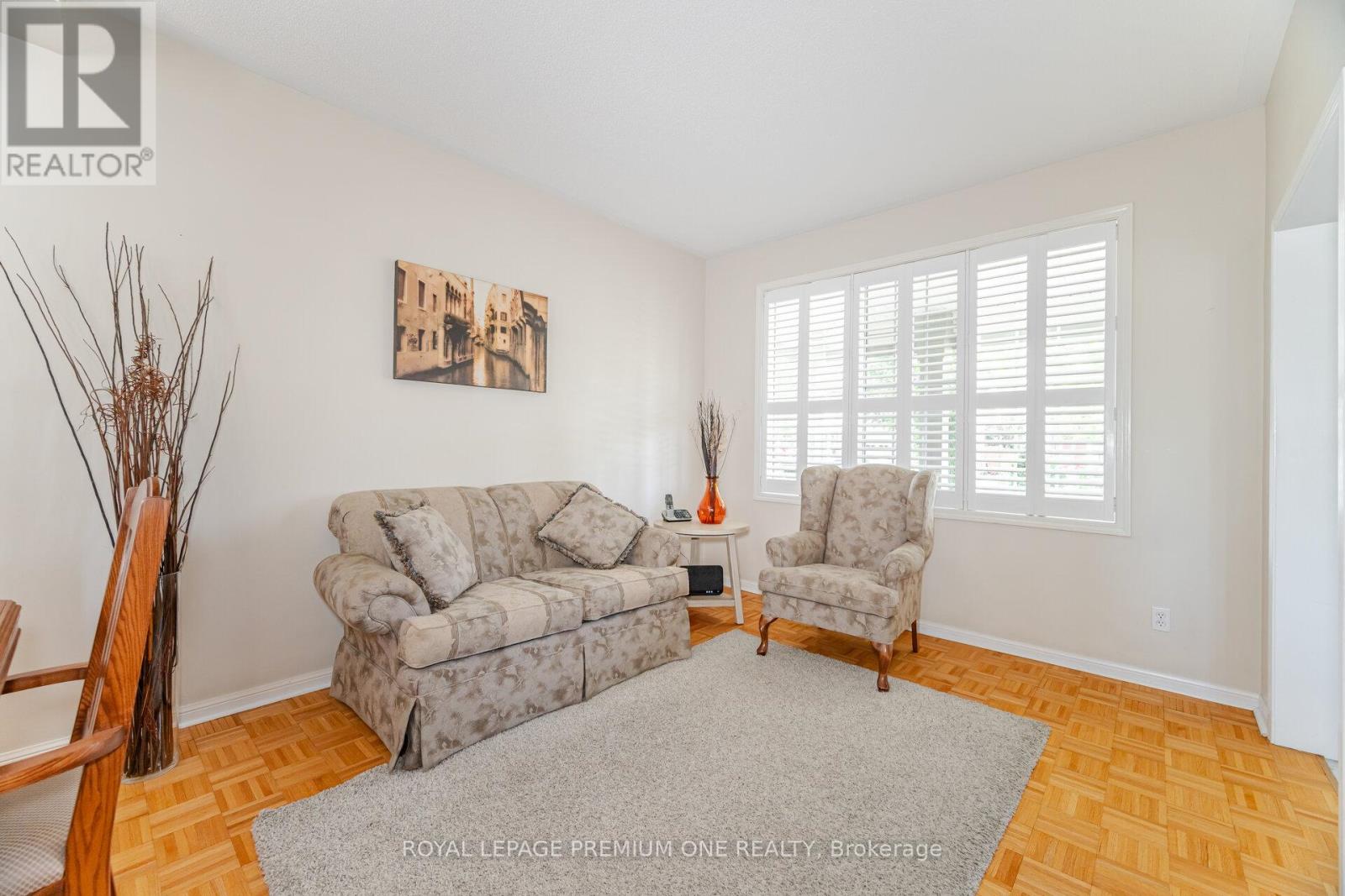 Photo 11 of 21 Ocean Avenue, Vaughan ON