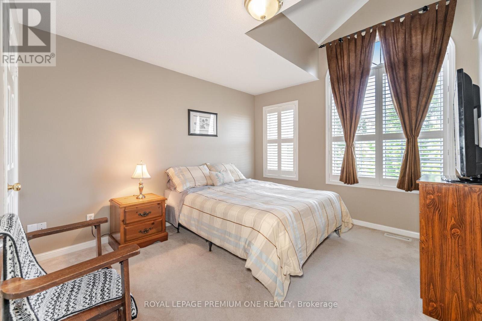 Photo 12 of 21 Ocean Avenue, Vaughan ON