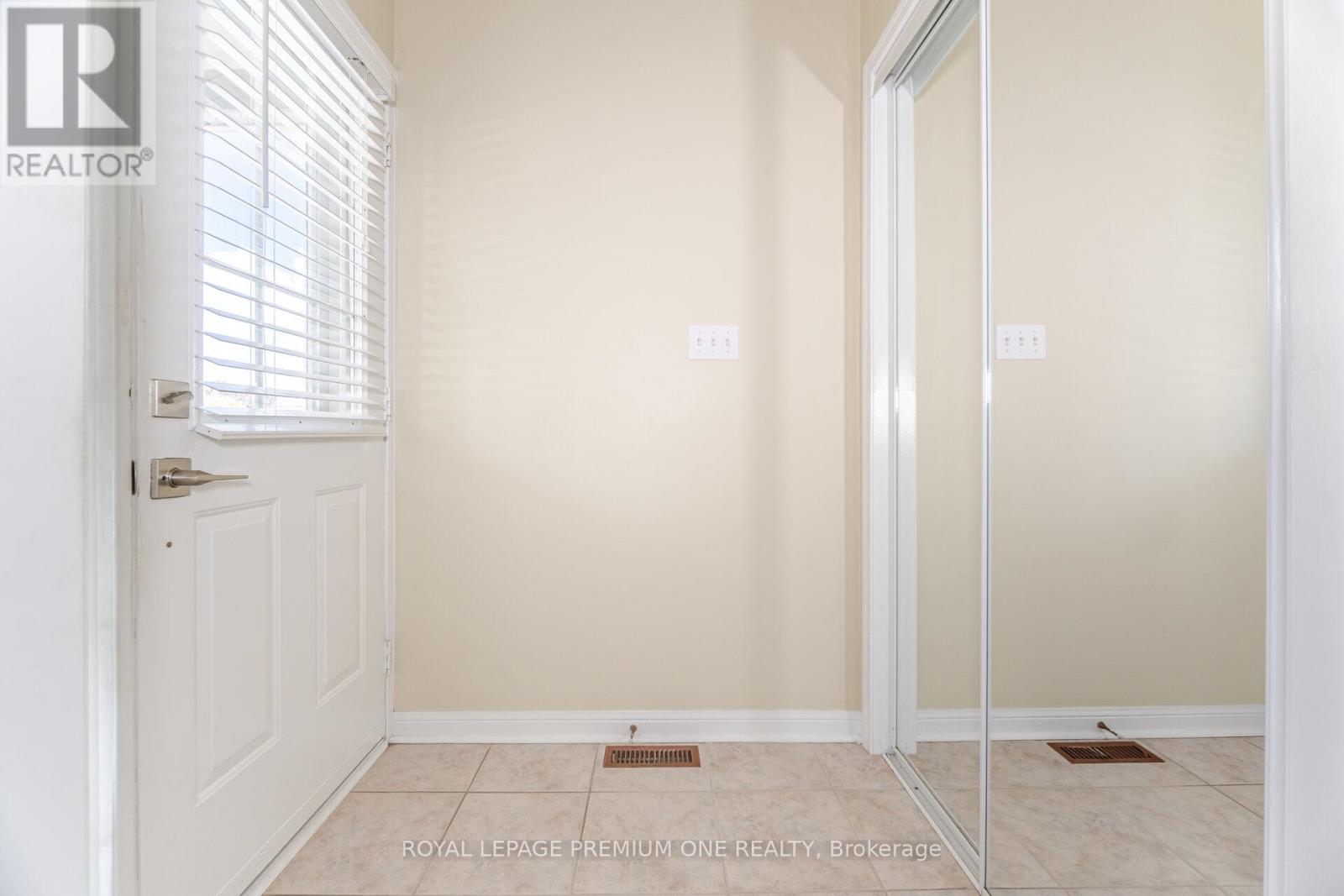 Photo 33 of 21 Ocean Avenue, Vaughan ON