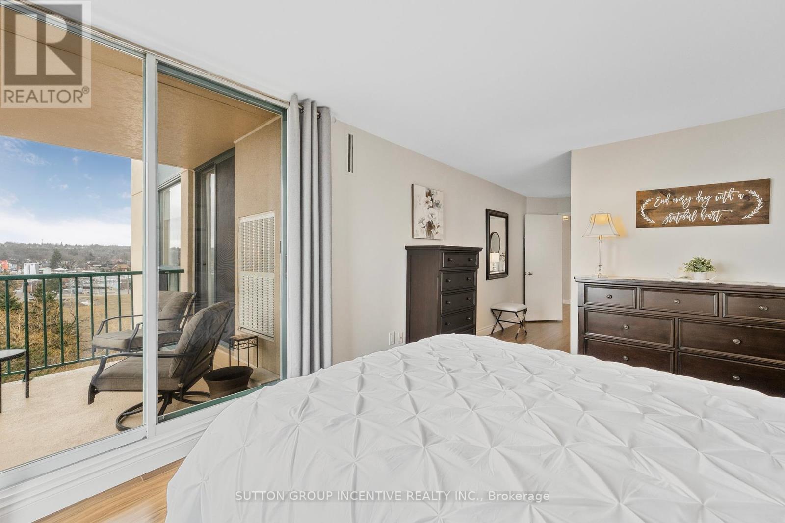 Photo 15 of 710 75 Ellen Street, Barrie ON