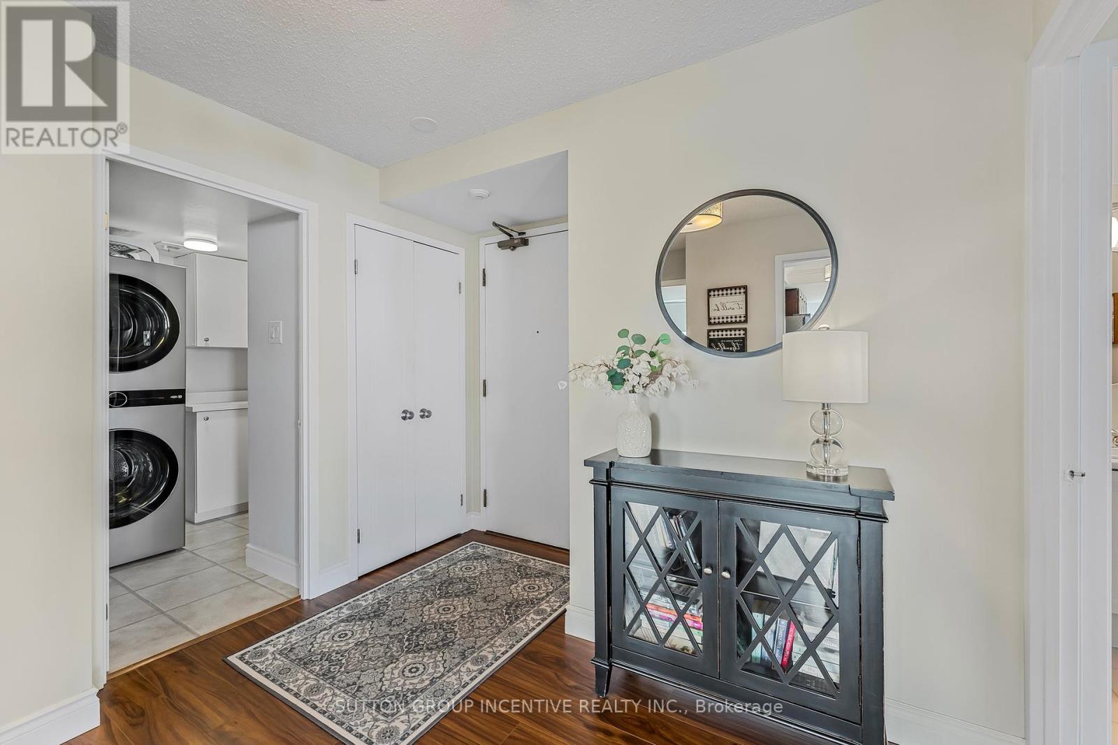 Photo 4 of 710 75 Ellen Street, Barrie ON