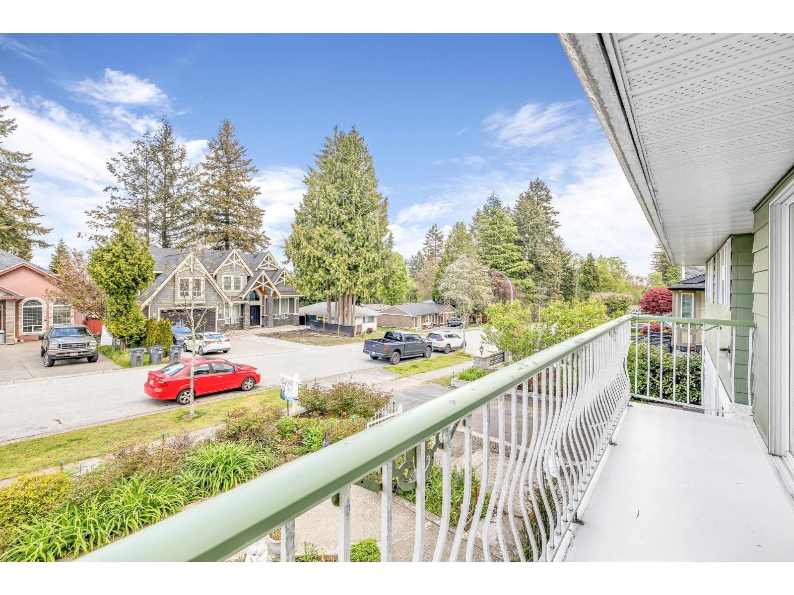 Photo 5 of 13886 78 Avenue, Surrey BC