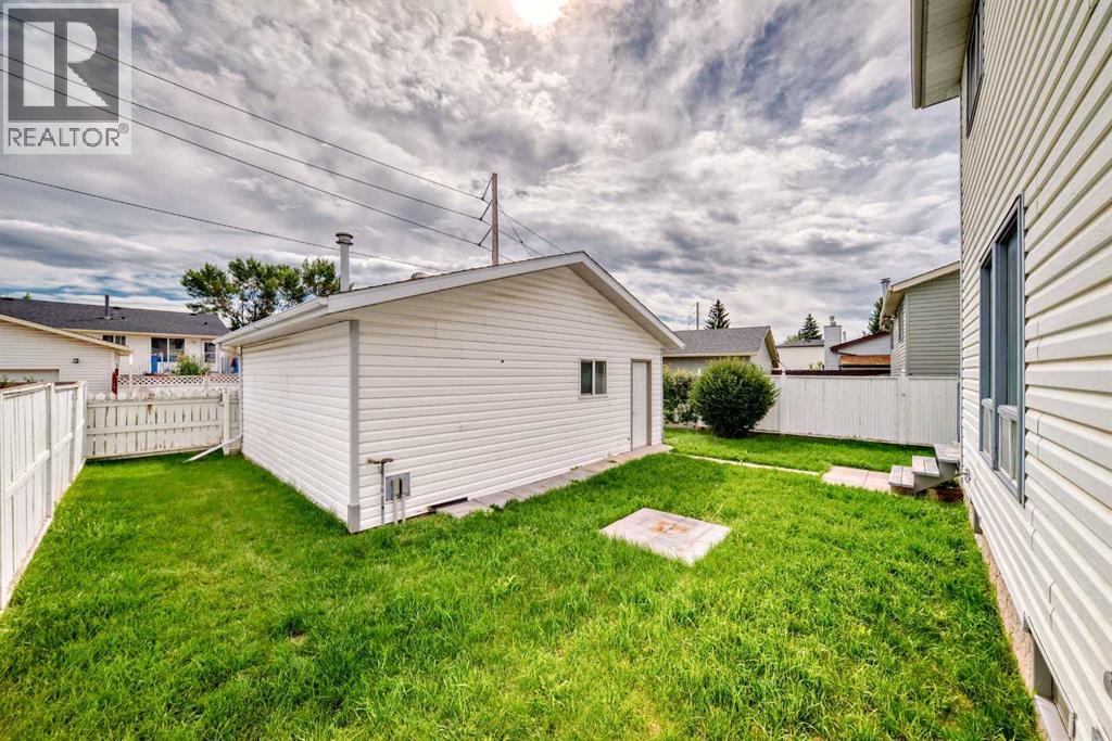 Single Family House for Sale in  Castlebrook Rise NE Castleridge Calgary 