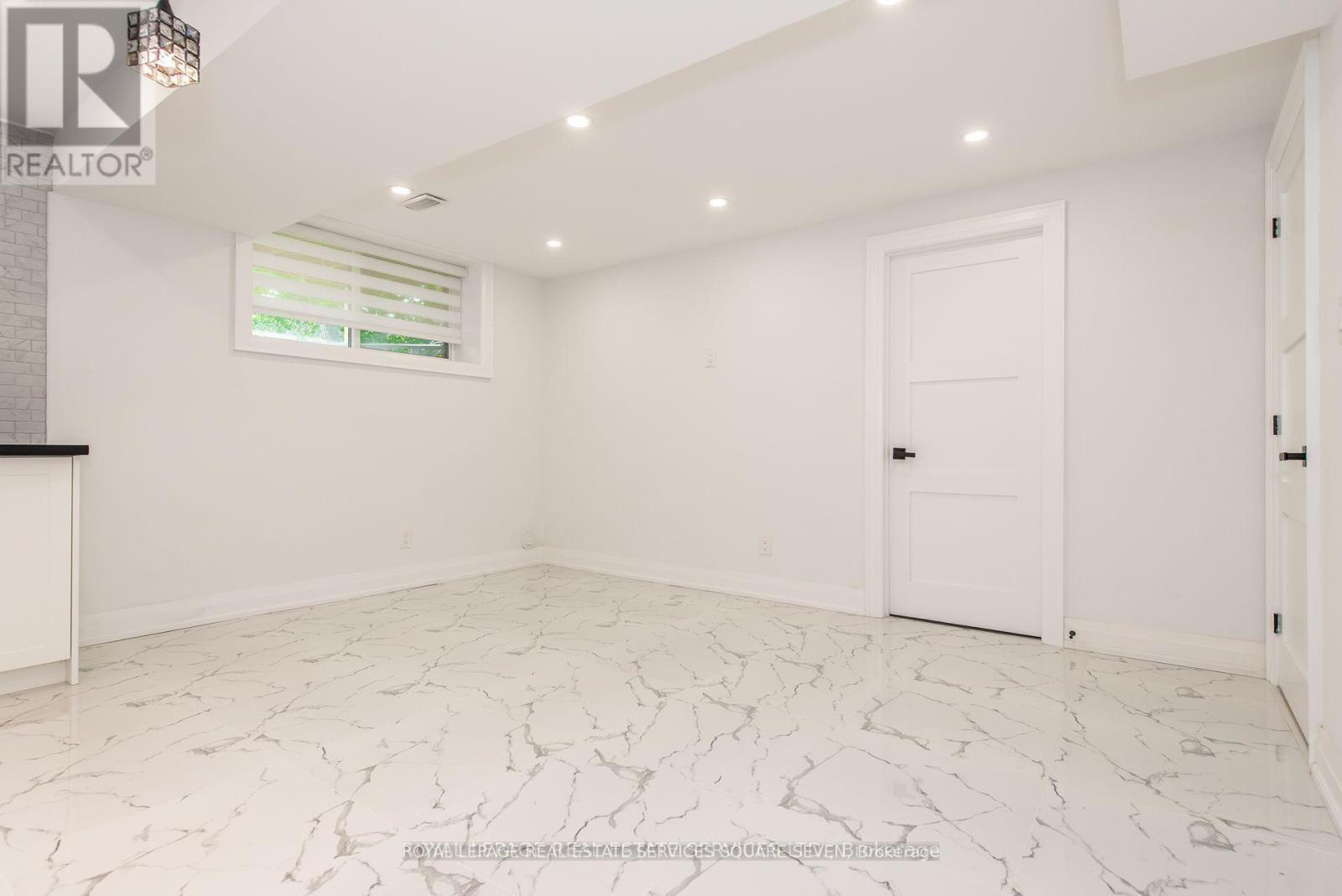 Photo 3 of 1204 Argreen Road, Mississauga ON