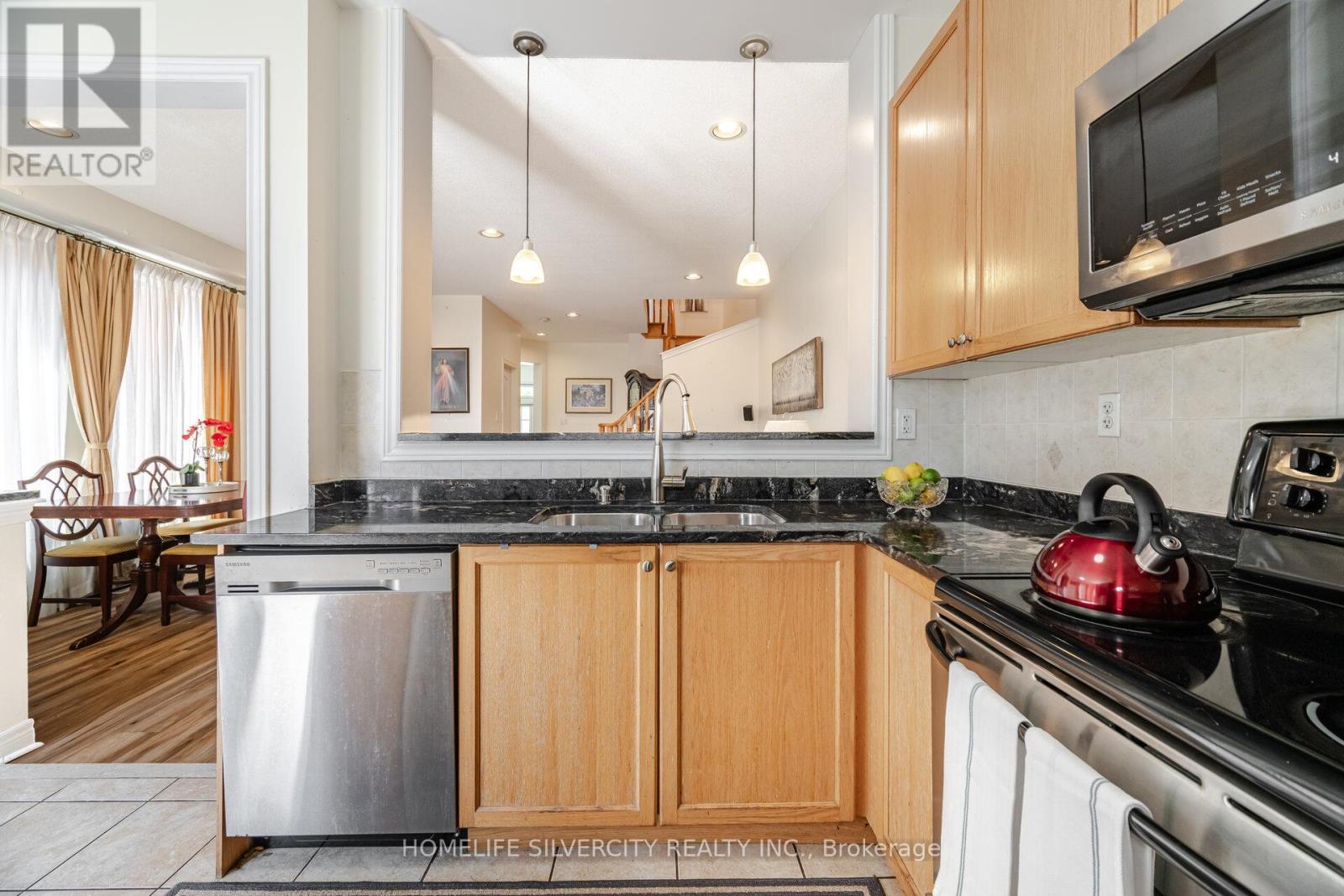 Photo 28 of 31 Rocky Point Crescent, Brampton ON