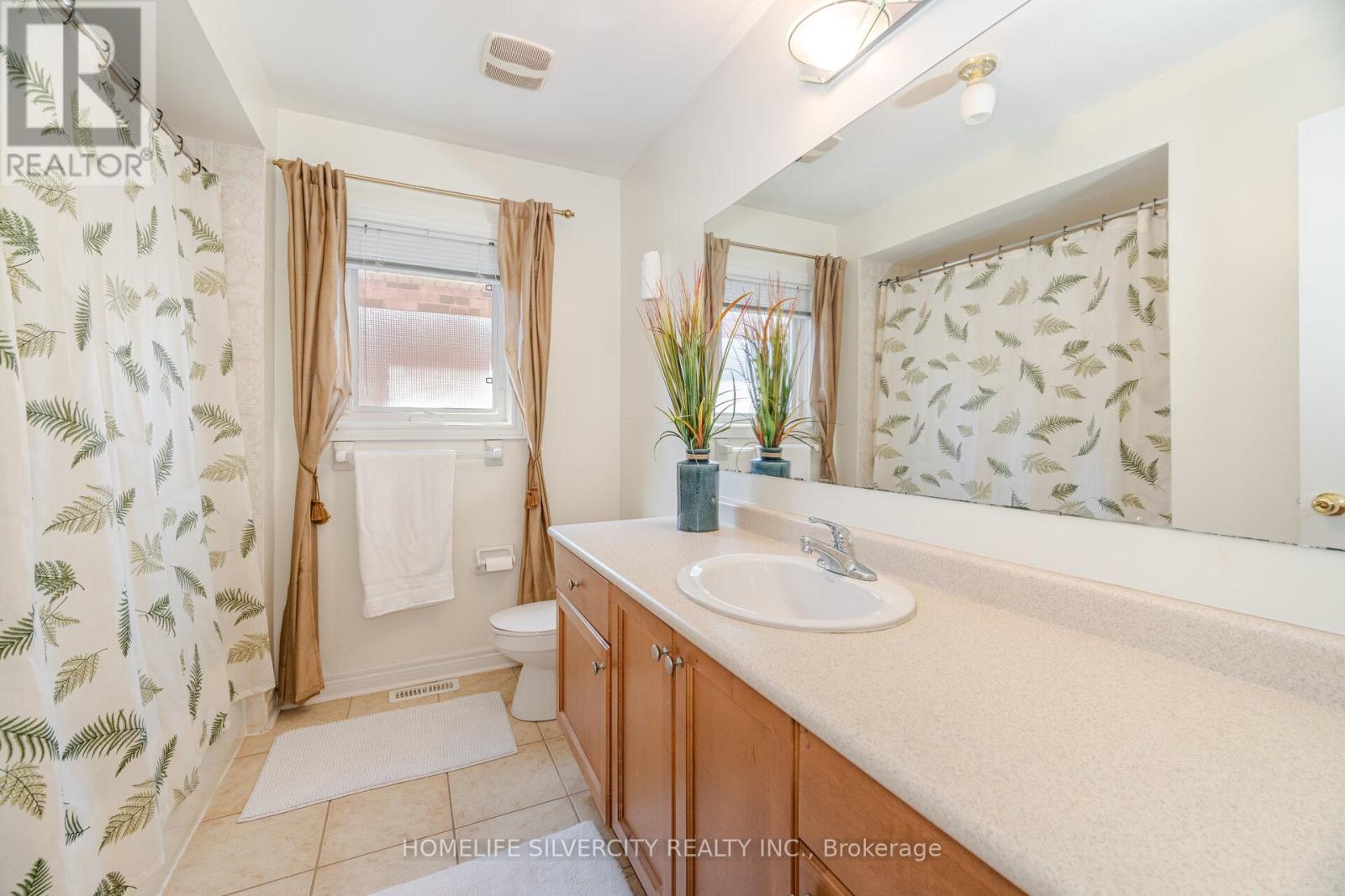Photo 31 of 31 Rocky Point Crescent, Brampton ON