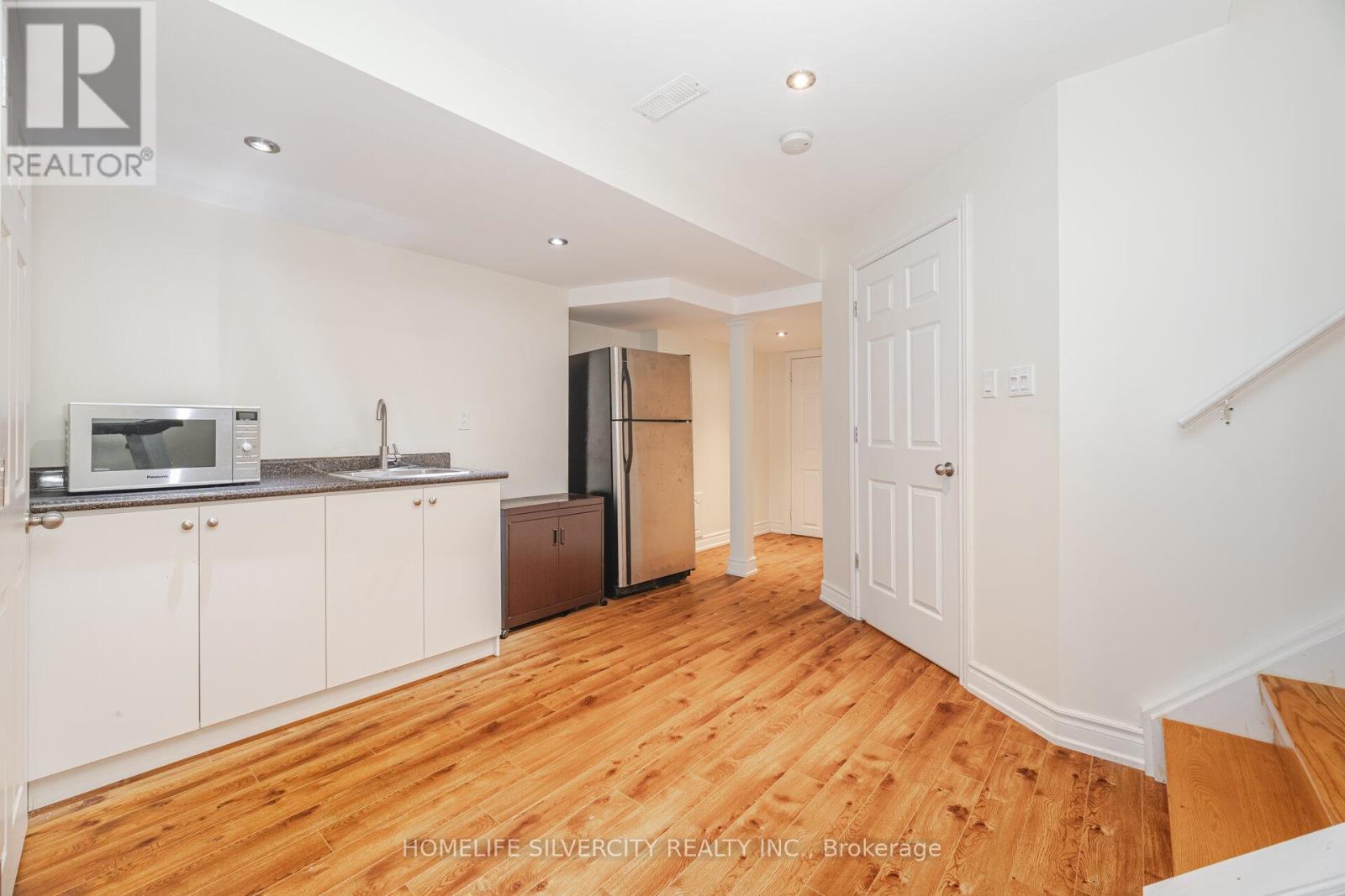 Photo 26 of 31 Rocky Point Crescent, Brampton ON