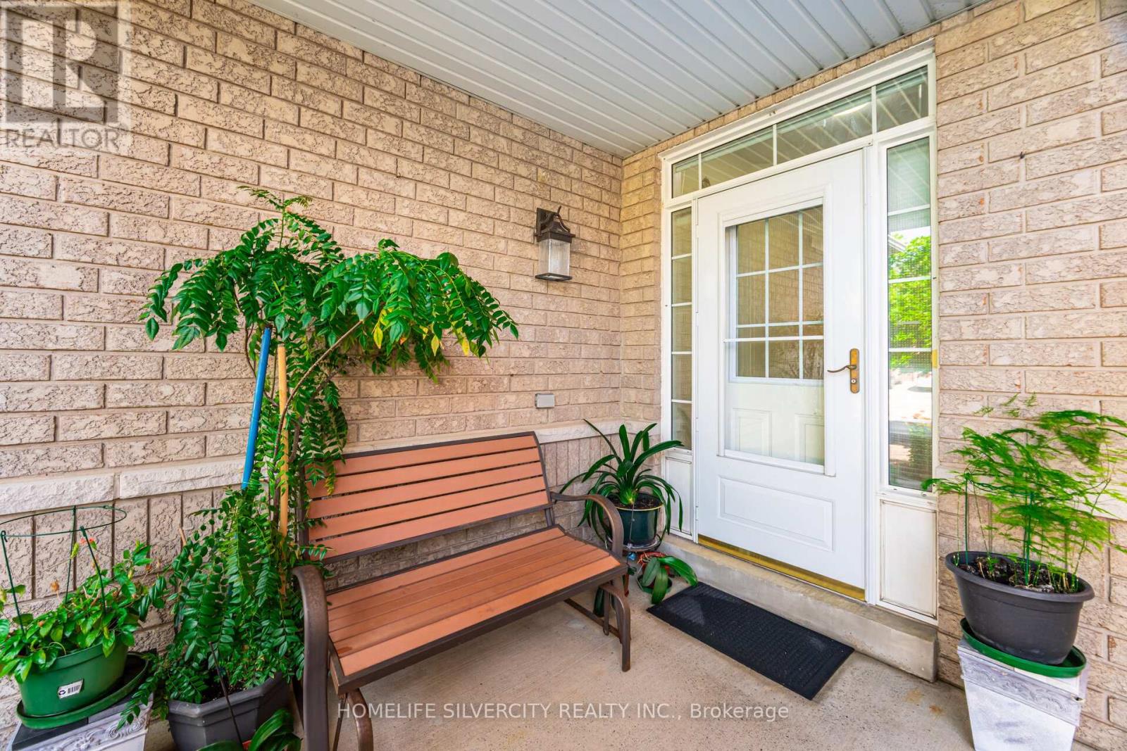 Photo 21 of 31 Rocky Point Crescent, Brampton ON