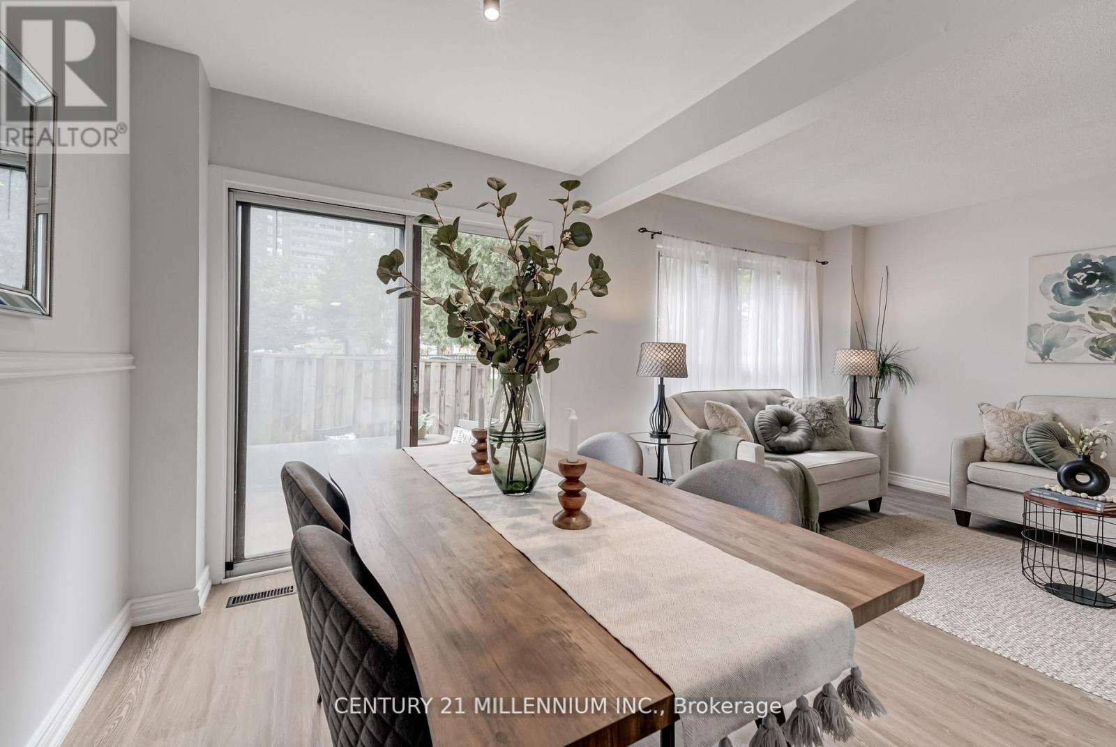 Photo 17 of 85 56 Fleetwood Crescent, Brampton ON
