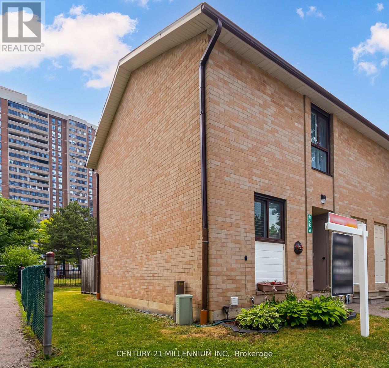 Photo 15 of 85 56 Fleetwood Crescent, Brampton ON