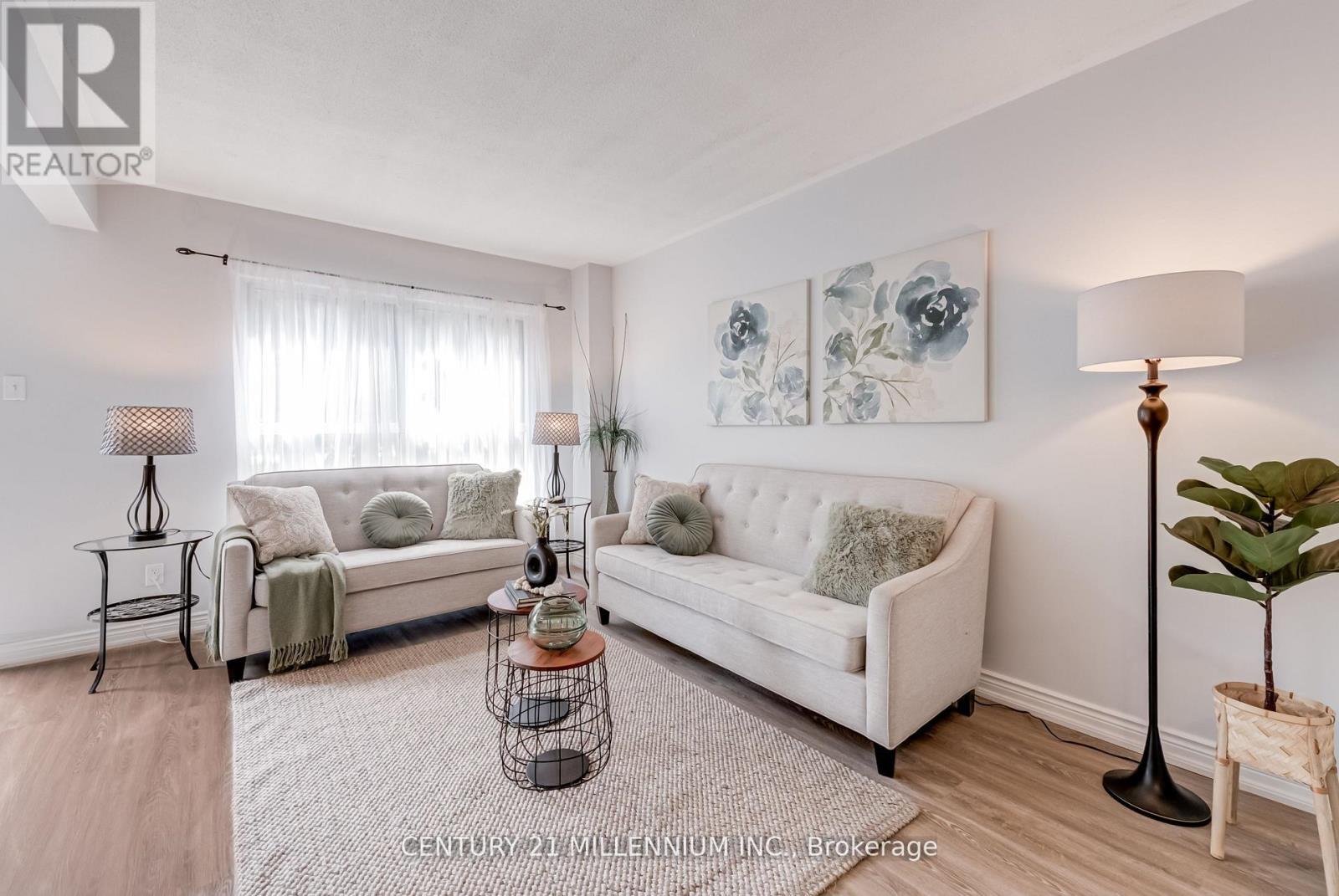 Photo 13 of 85 56 Fleetwood Crescent, Brampton ON