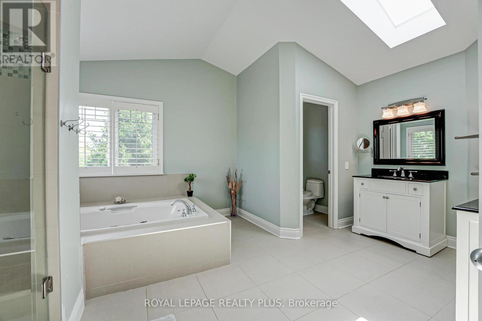 Photo 43 of 5 Coates Hill Court, Caledon ON