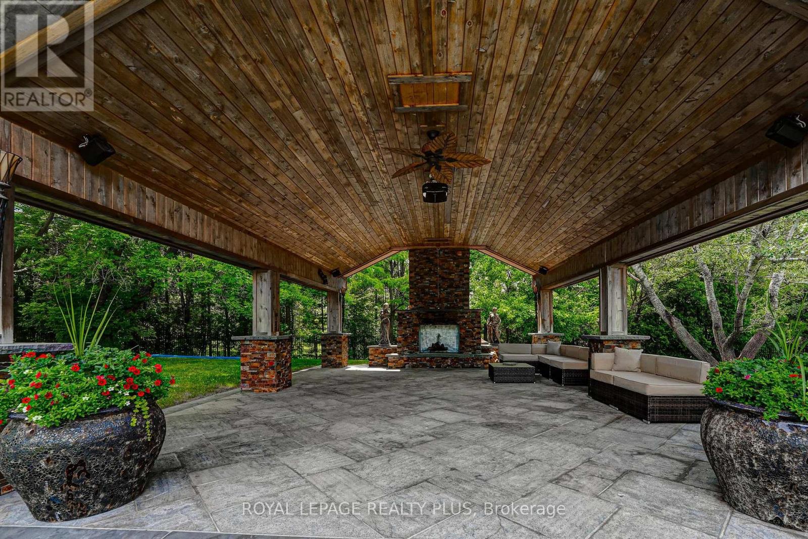 Photo 15 of 5 Coates Hill Court, Caledon ON