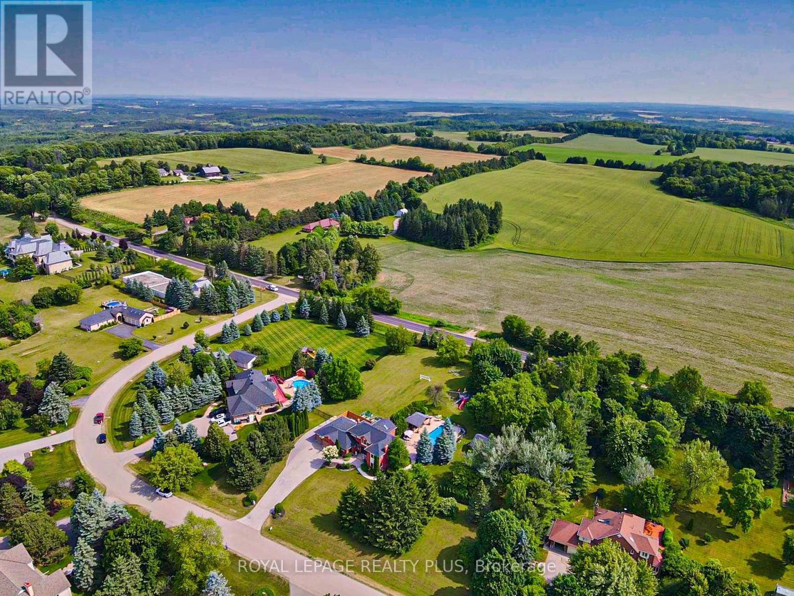Photo 13 of 5 Coates Hill Court, Caledon ON