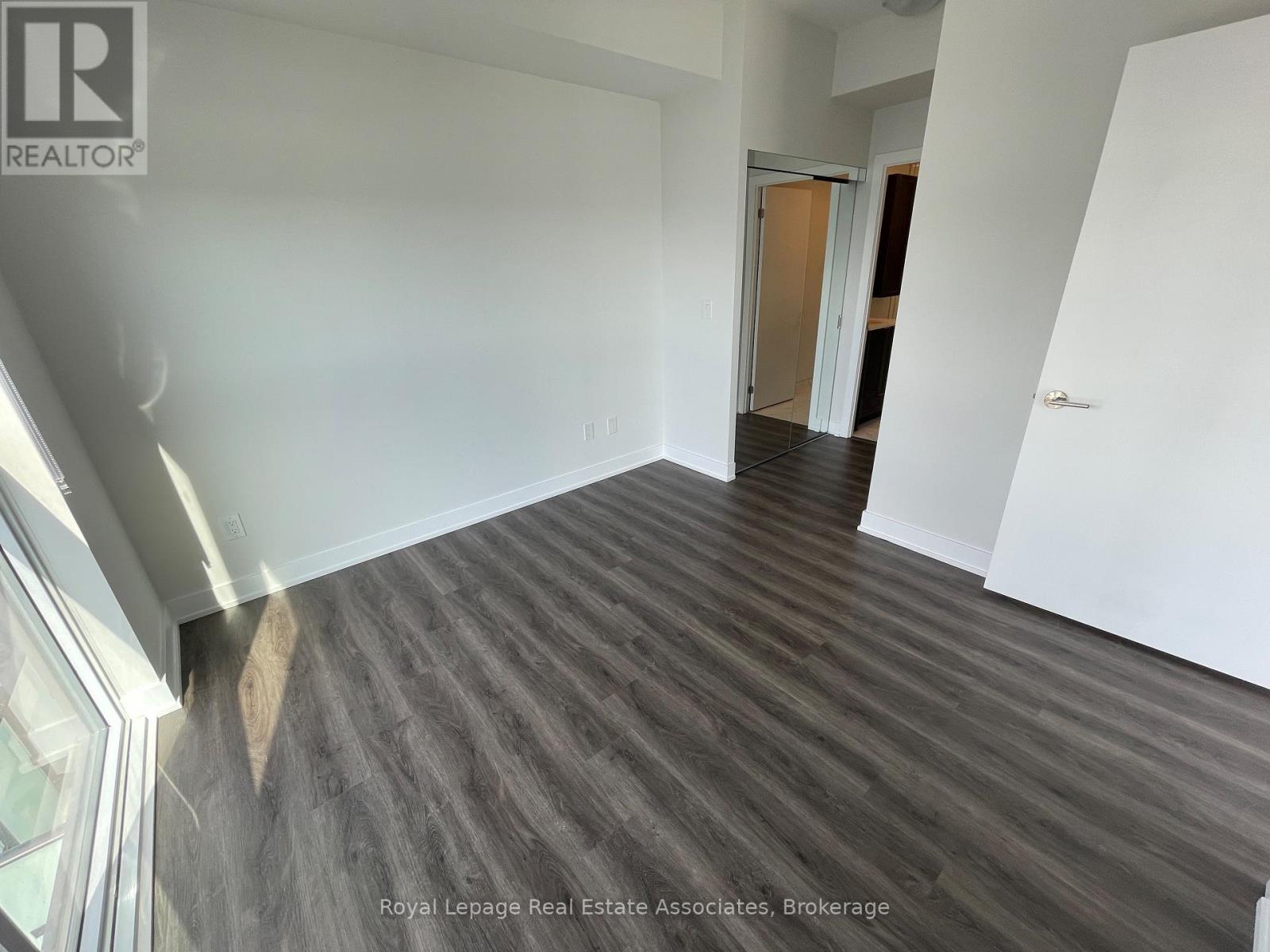 Photo 4 of 1808 430 Square One Drive, Mississauga ON