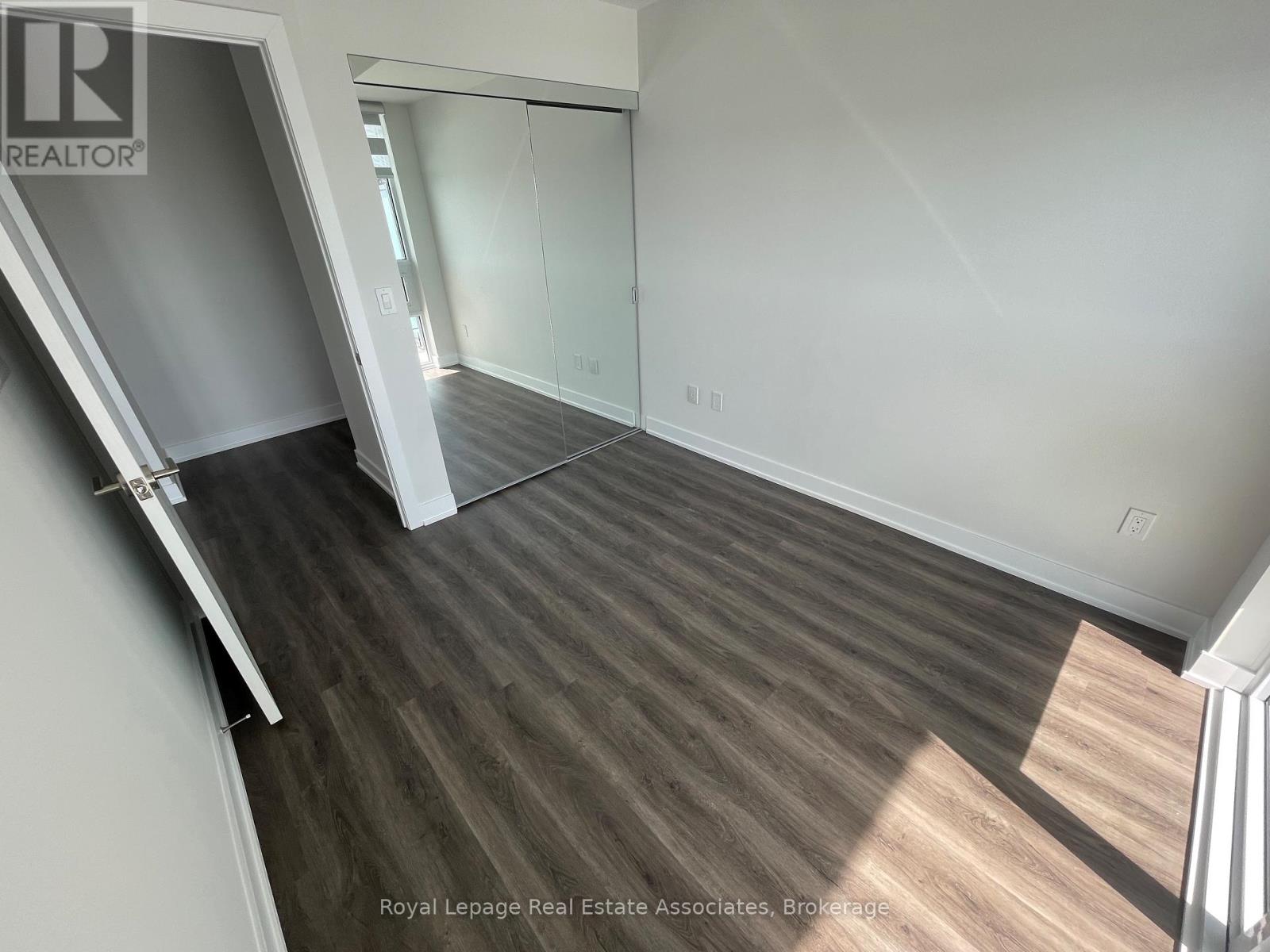 Photo 2 of 1808 430 Square One Drive, Mississauga ON
