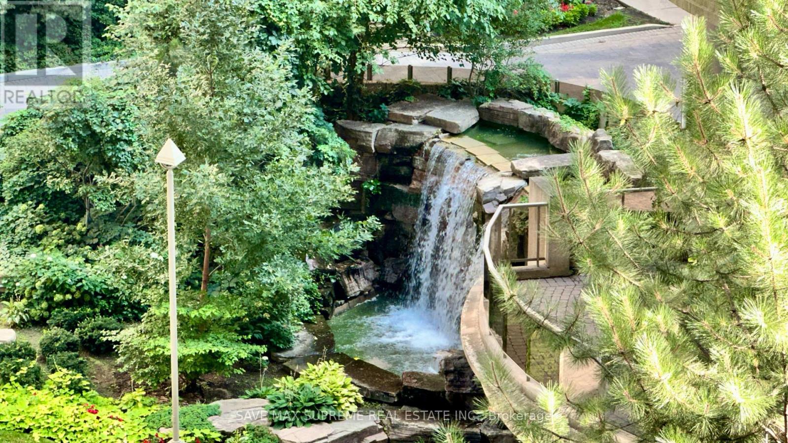 Photo 31 of 527 3888 Duke Of York Boulevard, Mississauga ON