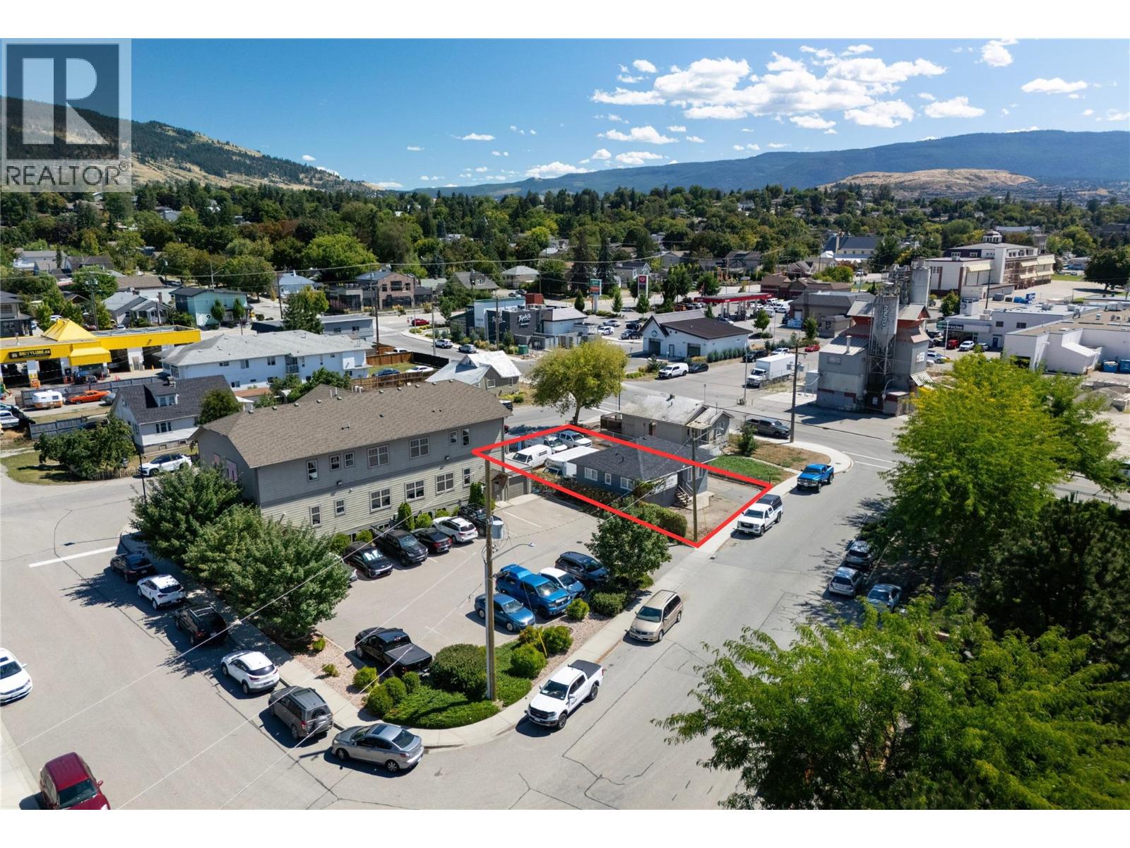 Photo 8 of 3703 28 A Street, Vernon BC