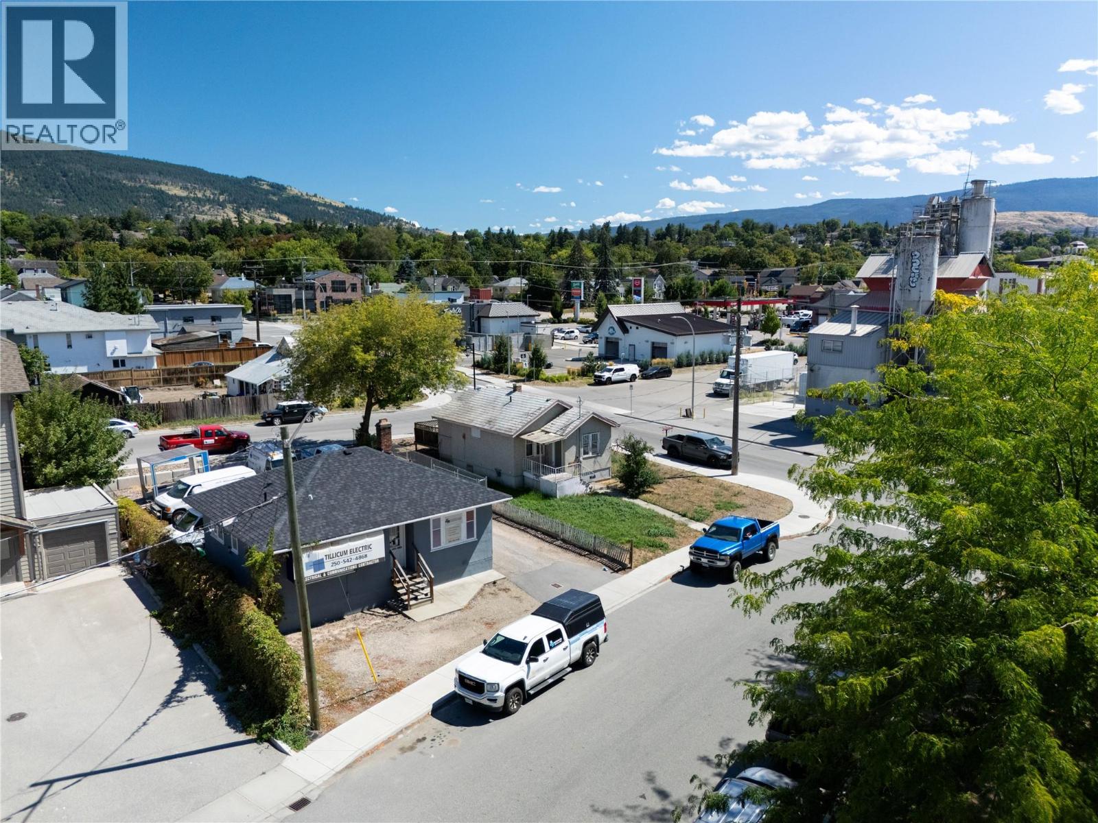 Photo 7 of 3703 28 A Street, Vernon BC