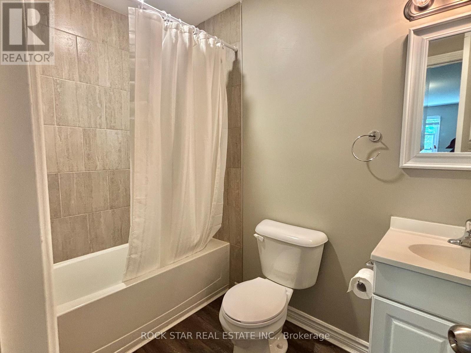 Photo 8 of 102 Empress Avenue, London North ON