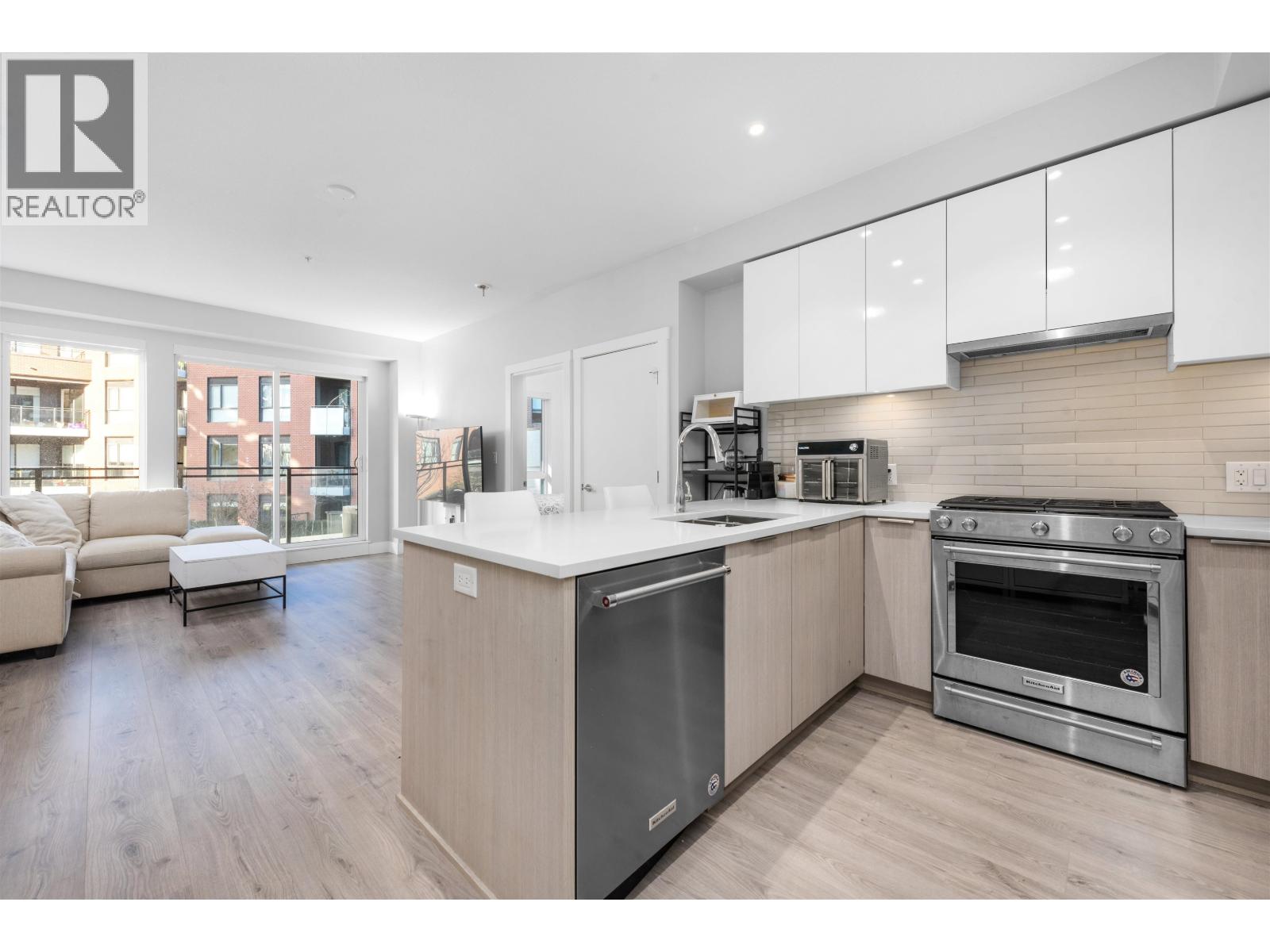 Photo 12 of 309 3588 Sawmill Crescent, Vancouver BC