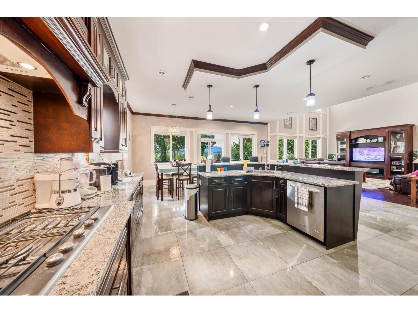 Photo 4 of 12701 107 A Avenue, Surrey BC