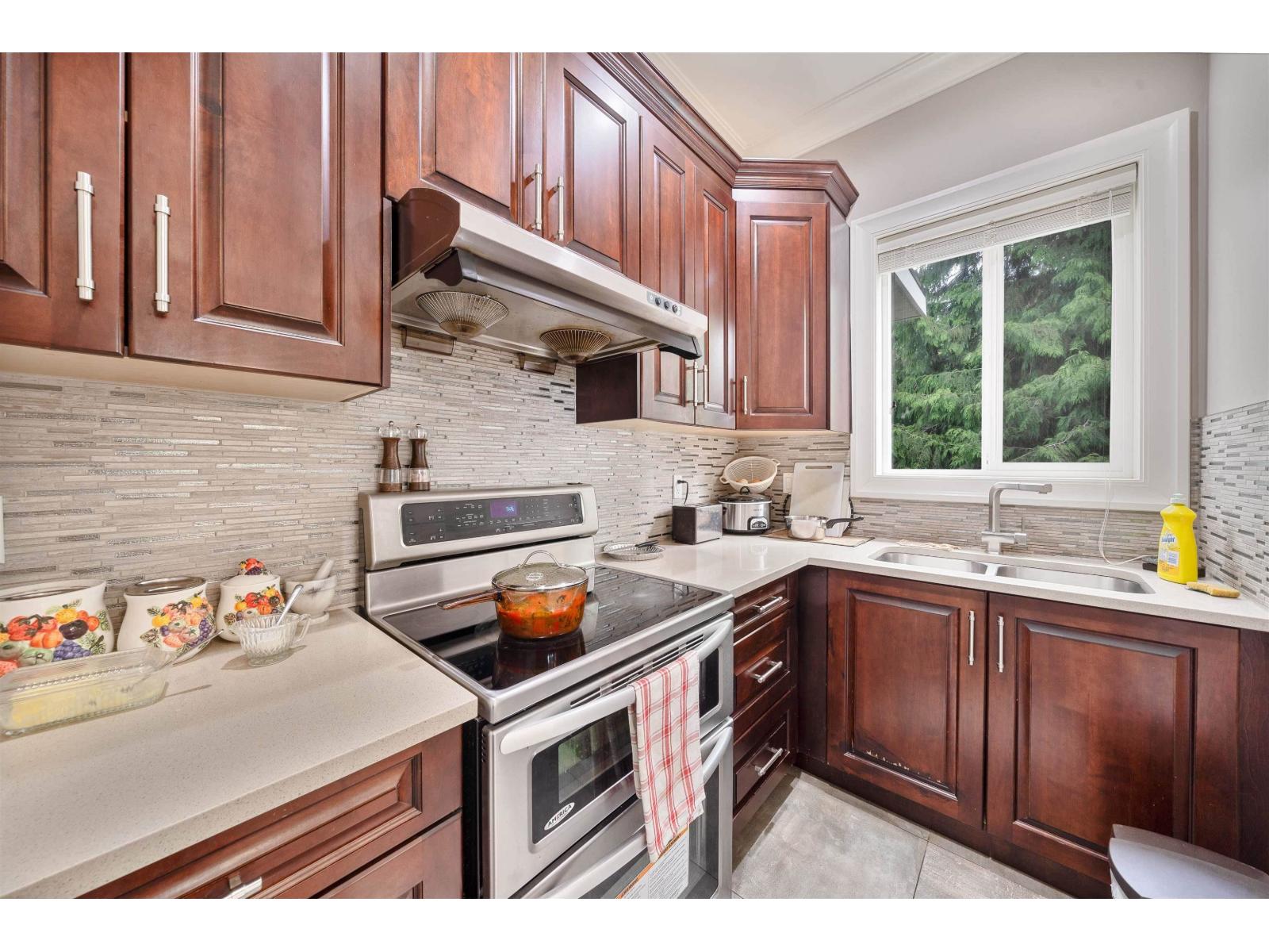 Photo 6 of 12701 107 A Avenue, Surrey BC