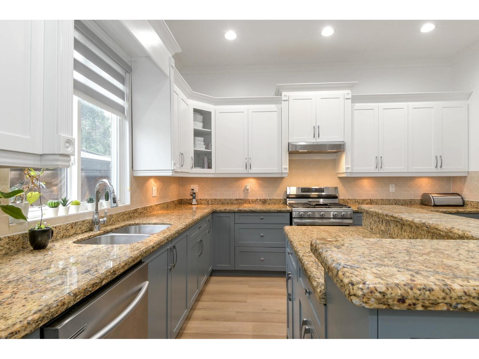 Photo 19 of 18358 67 Avenue, Surrey BC