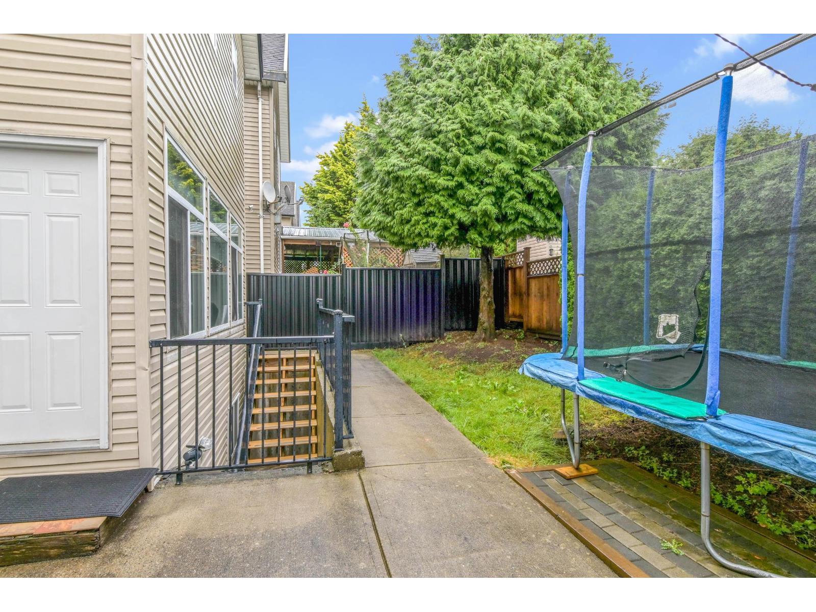Photo 18 of 18358 67 Avenue, Surrey BC
