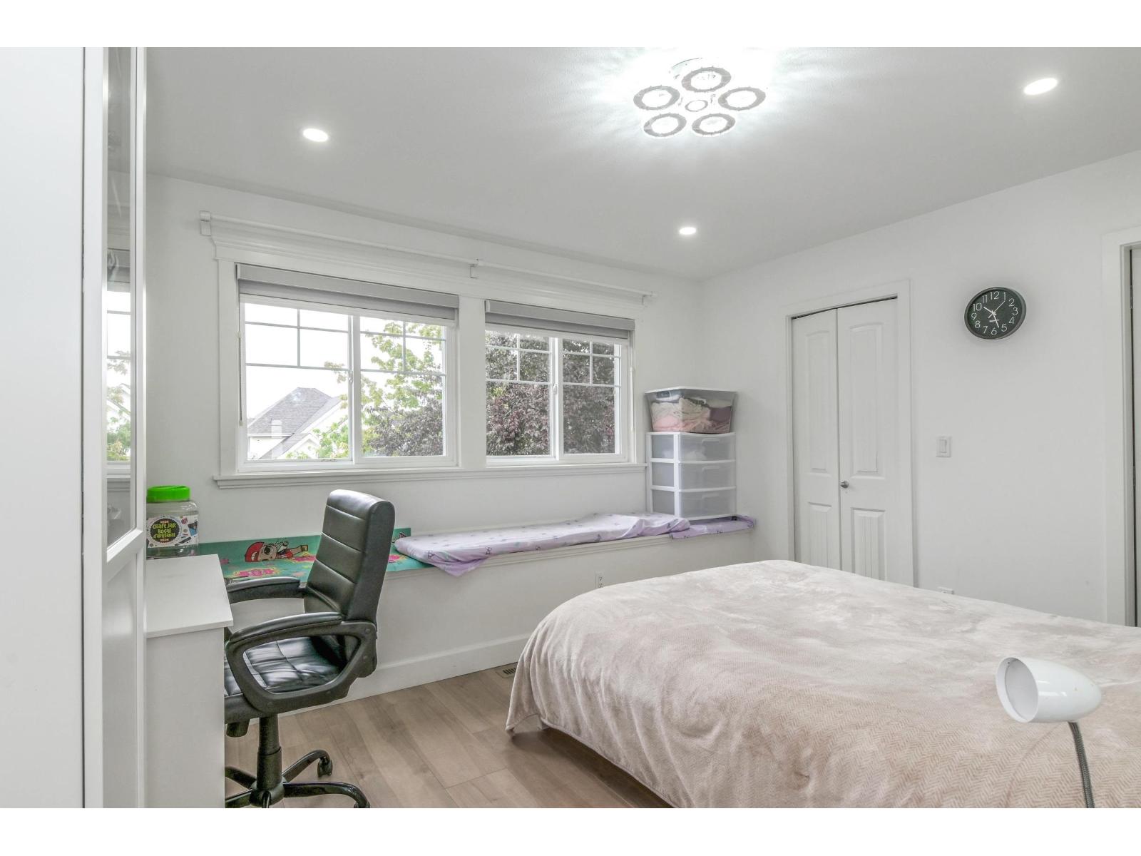 Photo 12 of 18358 67 Avenue, Surrey BC