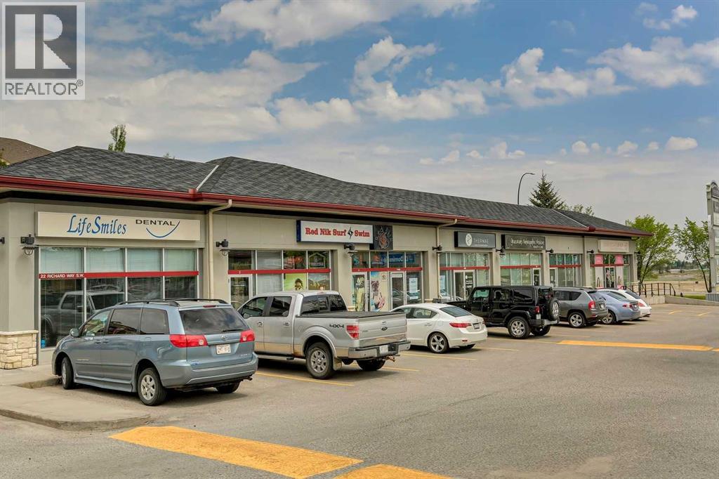 Single Family House for Sale in   Richard Court SW Lincoln Park Calgary 