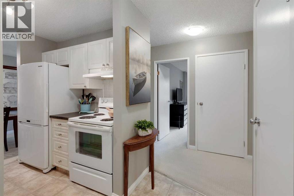 Single Family House for Sale in    Avenue SW Haysboro Calgary 