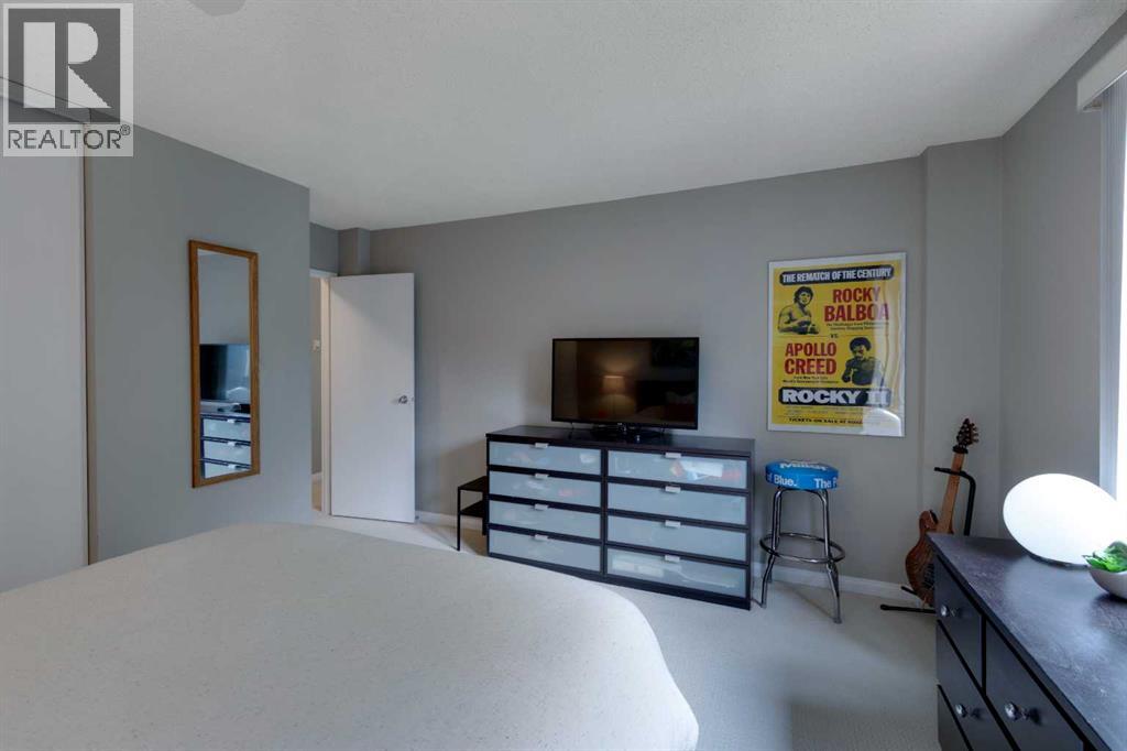 Single Family House for Sale in    Avenue SW Haysboro Calgary 