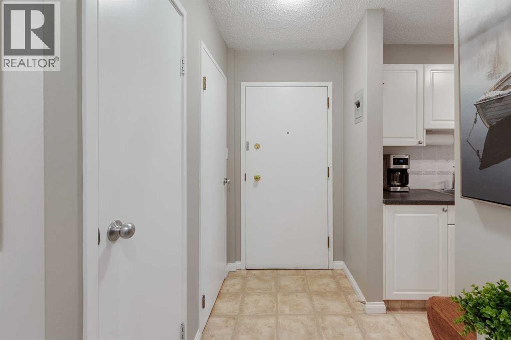Single Family House for Sale in    Avenue SW Haysboro Calgary 